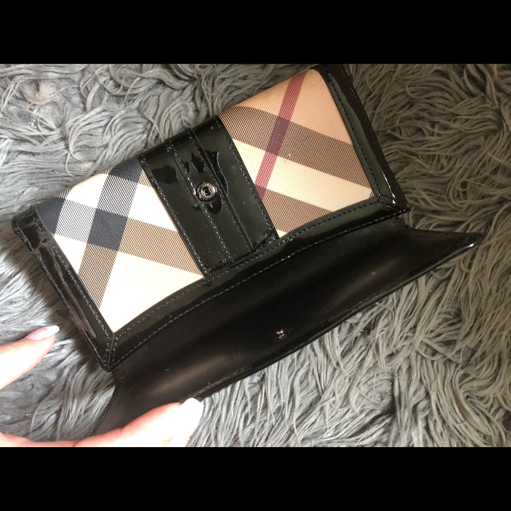 Authentic Burberry wallet - Picture 2 of 5